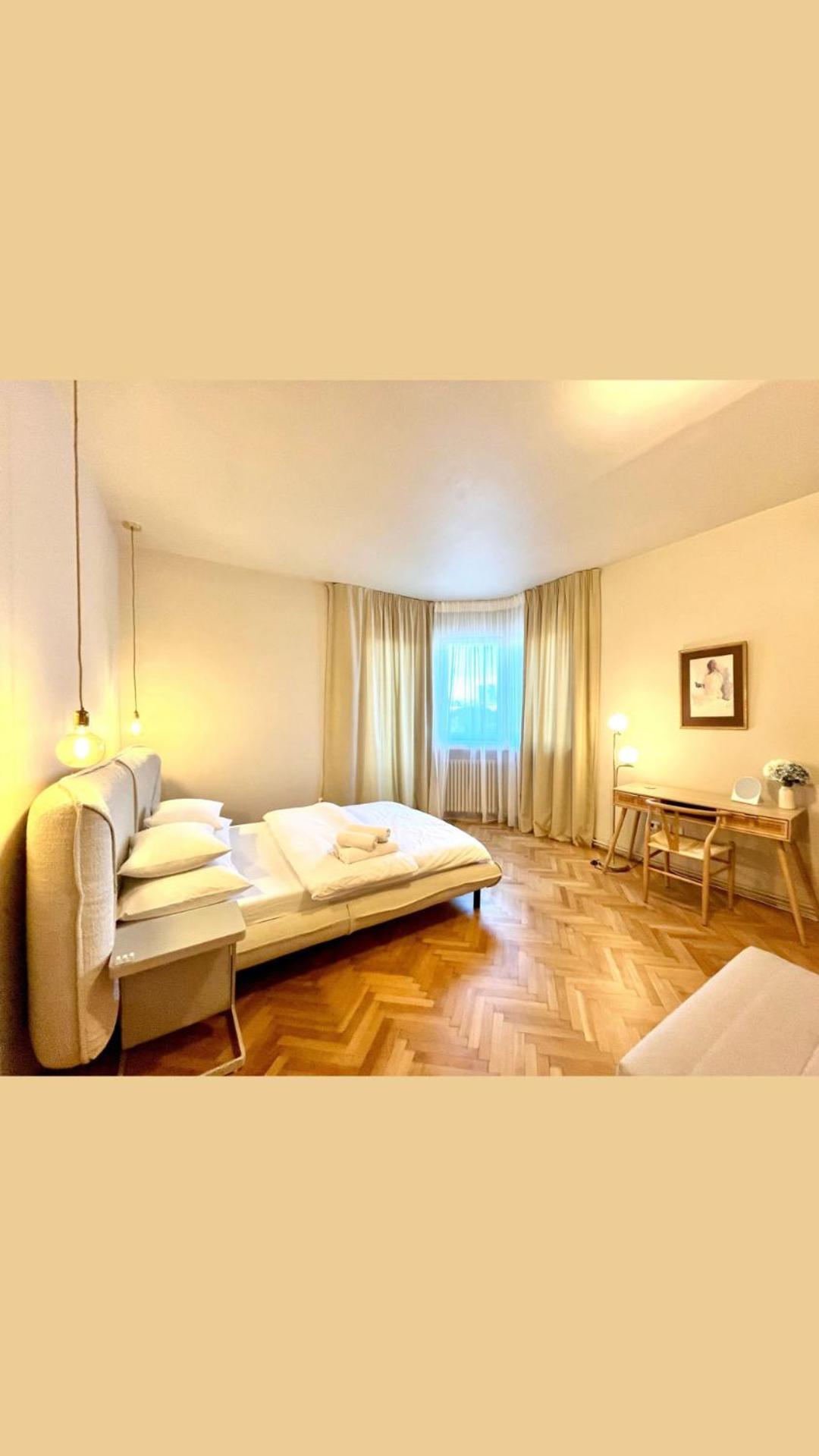 City Center Unirii Square Private Rooms With City View - Shared Amenities Bucureşti Eksteriør bilde